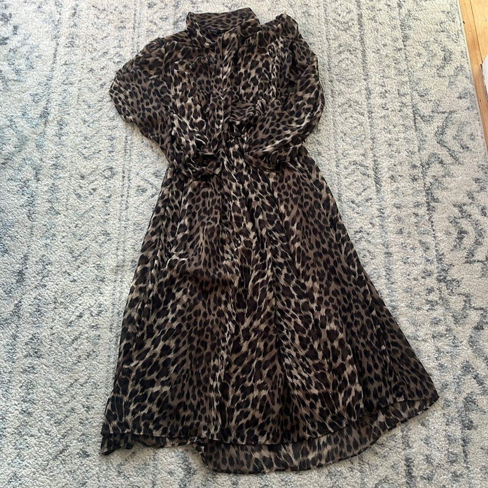 Banana republic leopard dress with bow at collar